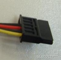 SATA napajalni konektor(za priklop S-ATA diskov):