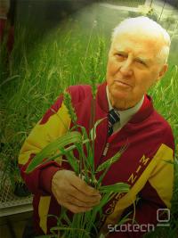  dr. Norman E. Borlaug