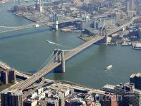  http://wirednewyork.com/bridges/brooklyn_bridge/images/brooklyn_bridge_wtc.jpg