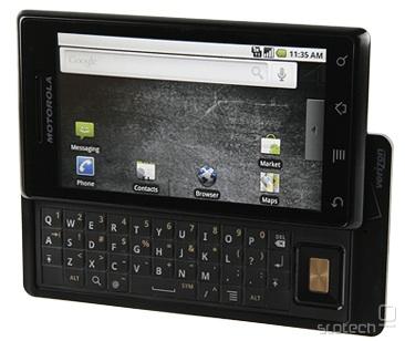  Motorola Droid - prvi mobilni telefon z Android 2.0 in mobilnik, ki je Motorolo vrnil med &#382;ive
