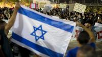  Israelis who support the offensive faced off with those against it in Tel Aviv on Saturday evening