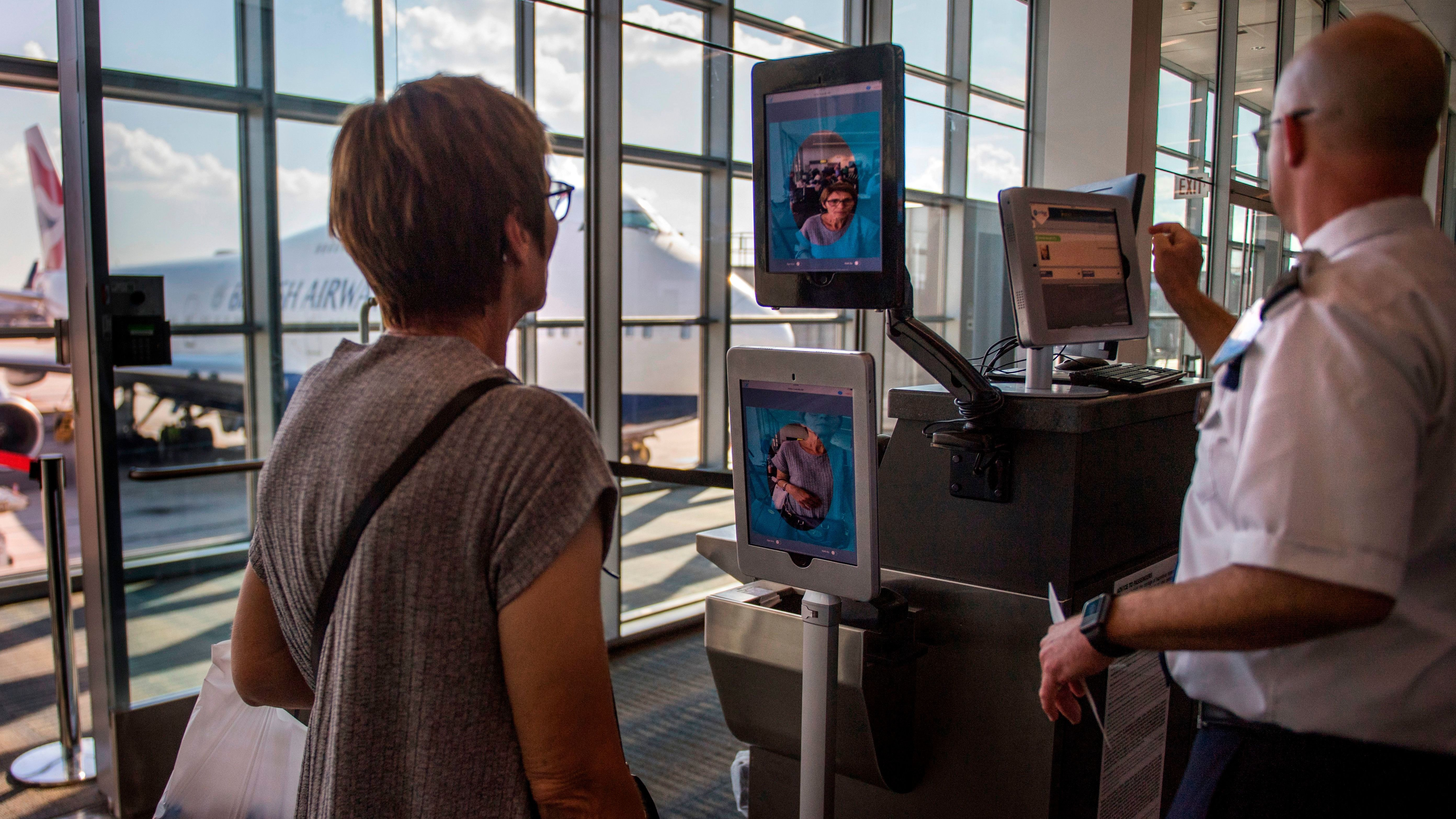Распознавание лиц соцсети. Шереметьево паспортный контроль по биометрии. Система распознавания лиц в аэропорту. Биометрическая система распознавания лиц в аэропорту. Система распознавания лиц аэропорт Шереметьево.
