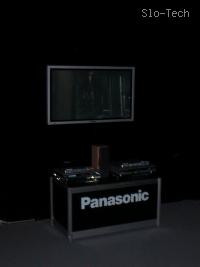 Panasonicov doma&#269;i kino z metersko plazmo, 5.1 zvo&#269;ni&#353;kim sistemom in vrhunskimi DVD komponentami