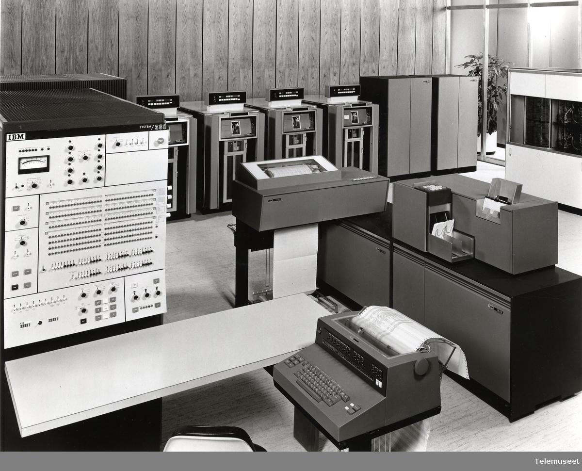 Компьютер третьего поколения IBM 360