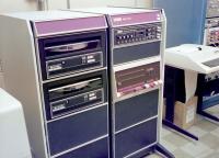  Mini ra&#269;unalnik DEC PDP-11/40. US Army Food Science Lab. (CC Public domain)