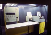  Centralna enota ra&#269;unalnika IBM System 3 z multifunkcijsko napravo za delo z luknjanimi karticami. Museo Nazionale della Scienza e della Tecnologia Leonardo da Vinci, Milano (CC BY-SA 4.0) 
