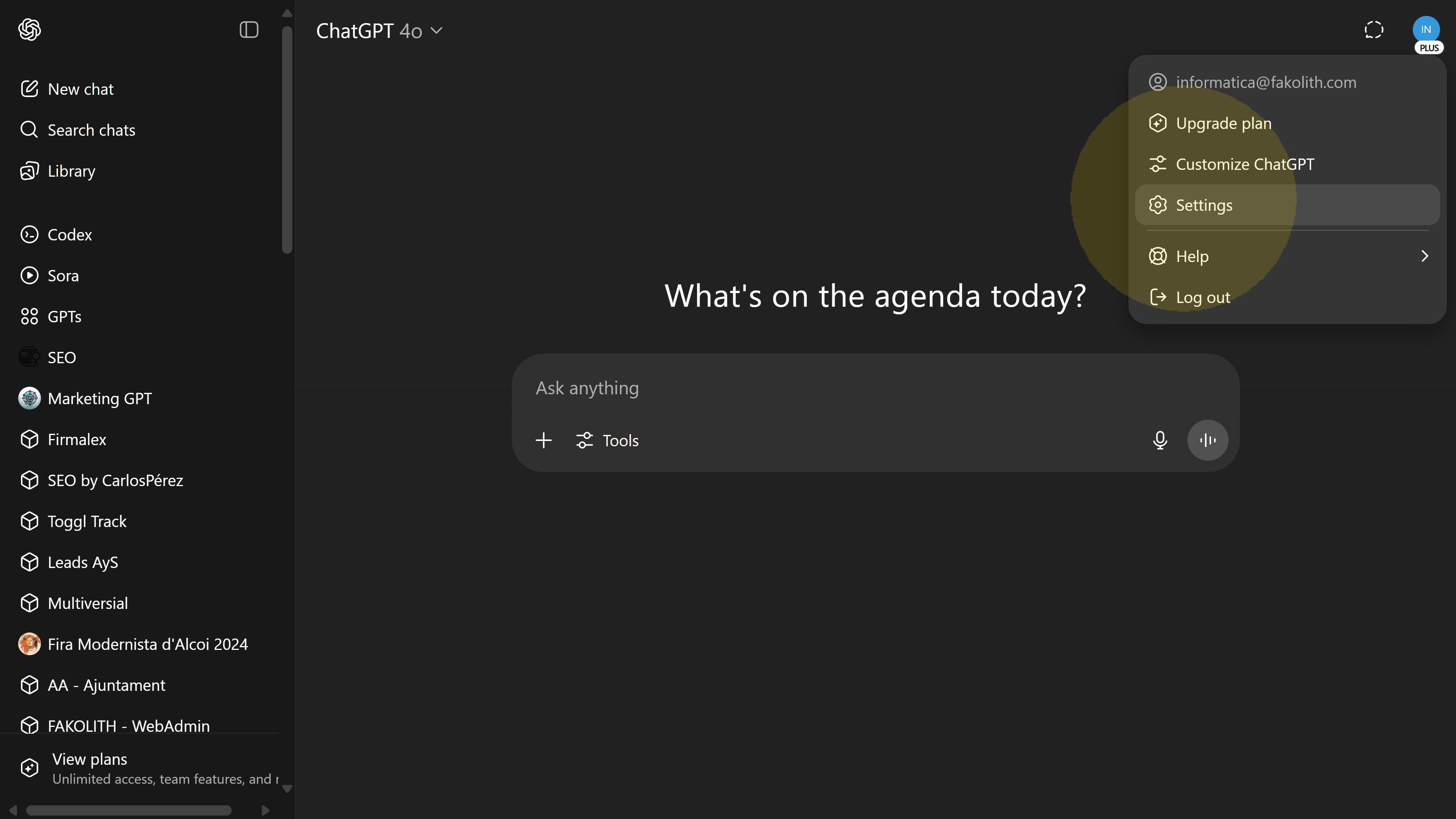 Profesor, ki si je v ChatGPT izbrisal vso zgodovino