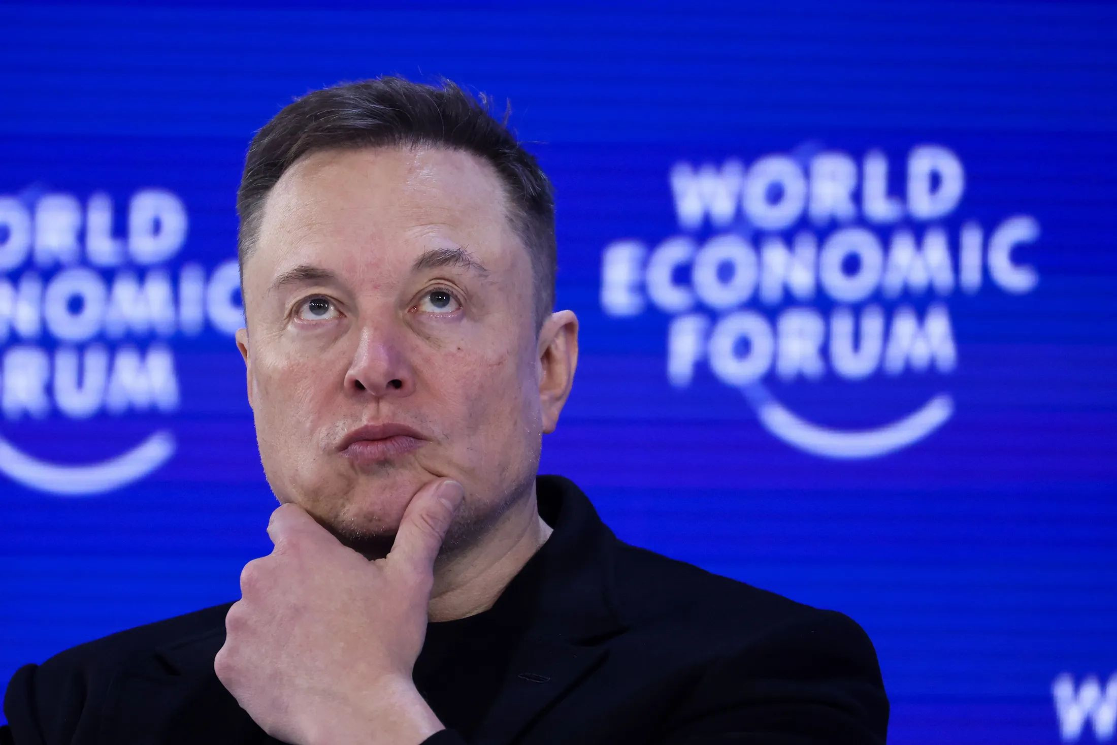 Elon Musk konsolidira imperij