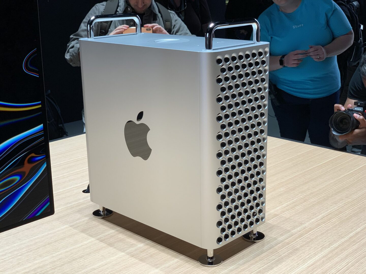 Apple ukinja namizne računalnike Mac Pro
