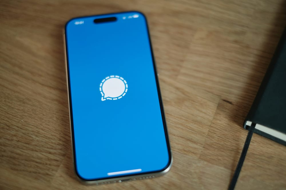 FBI z iPhona obnovil izbrisana sporočila v Signalu