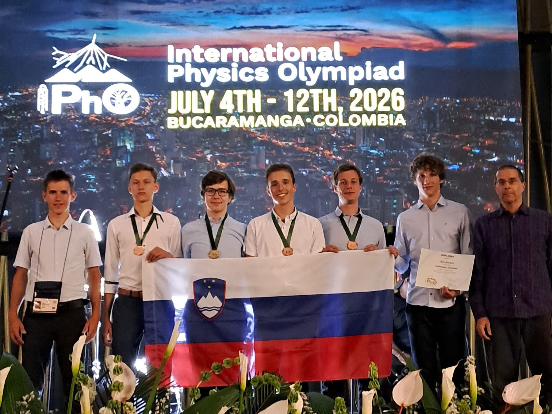 Eno zlato, trije broni na fizikalni olimpijadi