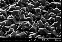 Mikrokristalini&#269;en diamant, naparjen na silicij